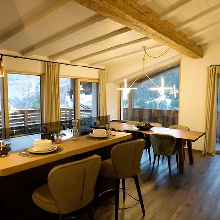 Four-bedroom Alpine D In The Heart Of *